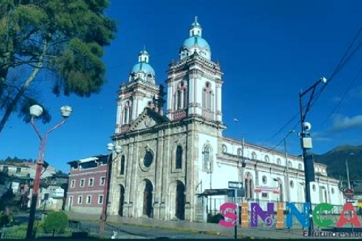 Nora, 27 — Escort in Sinincay, Ecuador