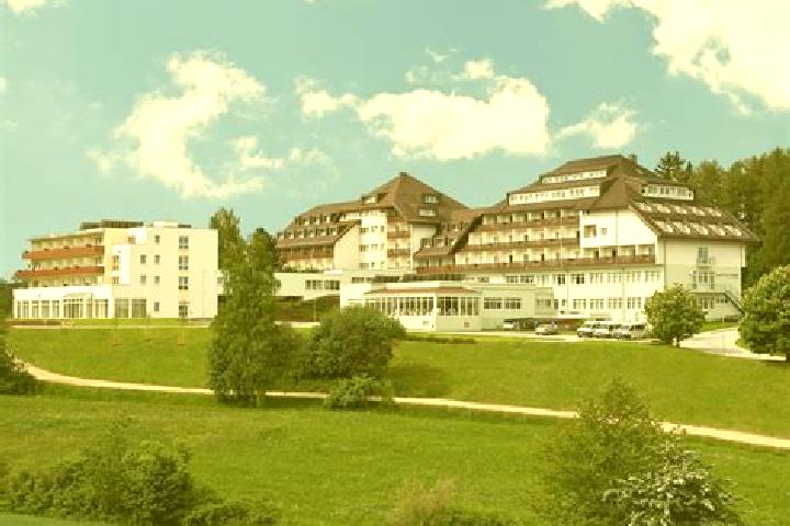 Nora, 27 — Escort in Treibach, Austria