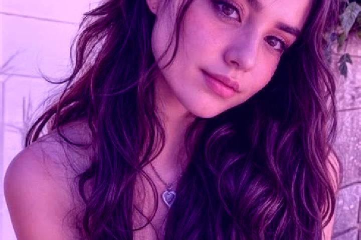 Nora, 28, a auburn amber-eyed middle eastern companion based in Loa. Offering A-Level, CIM, Massage, Prostate Massage, Striptease. Available for incall and o...