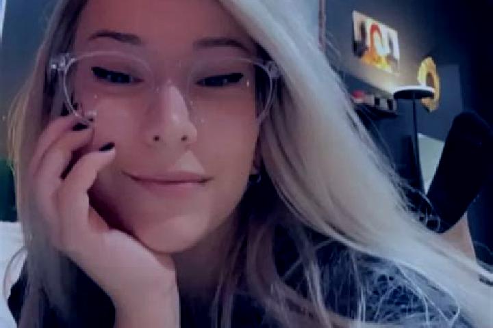 Nora, 28, a blonde grey-eyed mixed companion based in Vetovo. Offering Tantra, Party Girl, Dinner Date. Available for incall and outcall, day and evening dates.