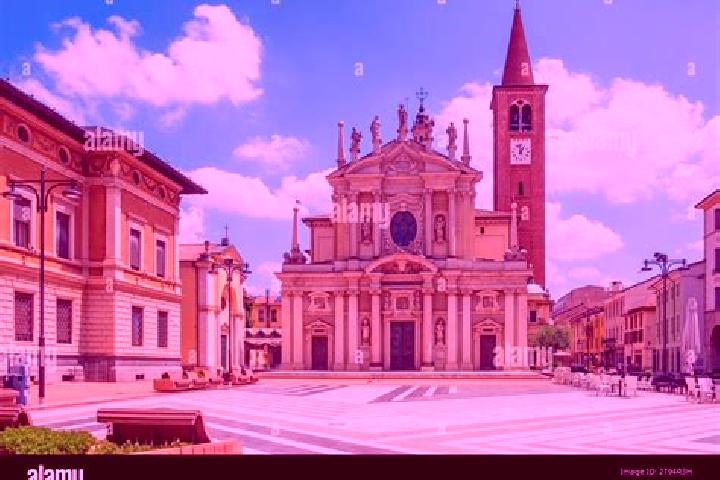 Nora, 28 — Escort in Busto Arsizio, Italy
