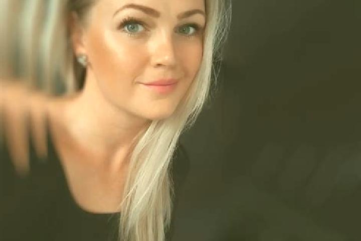 Nora, 28 — Escort in Dacice, Czech Republic