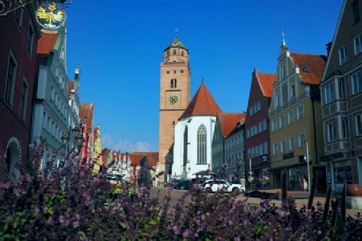Nora, 28 — Escort in Donauwoerth, Germany