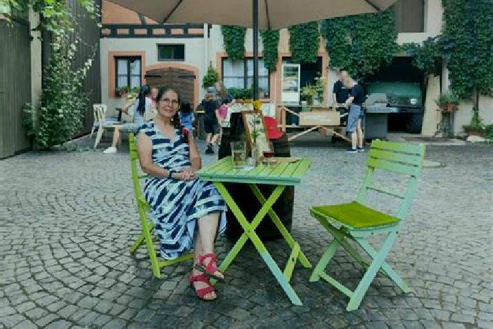 Nora, 28 — Escort in Grolsheim, Germany