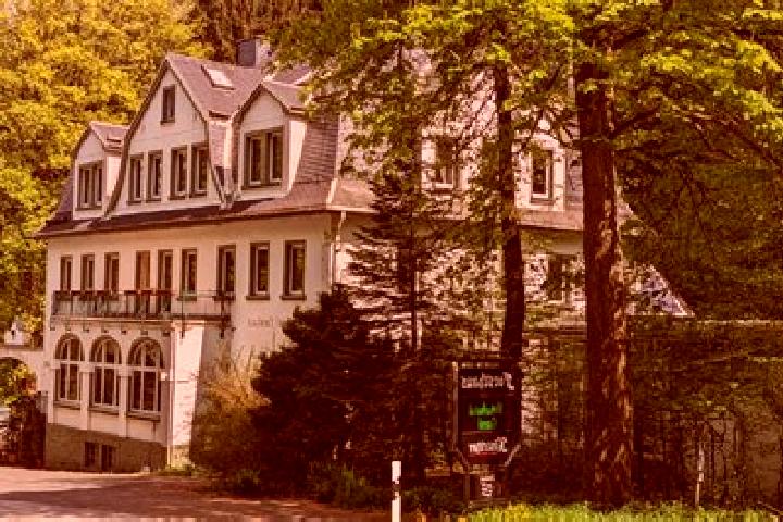 Nora, 28 — Escort in Lohnberg, Germany