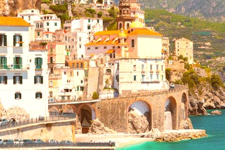 Nora, 28 — Escort in Sovramonte, Italy