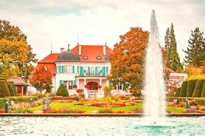 Nora, 28 — Escort in Viehofen, Austria