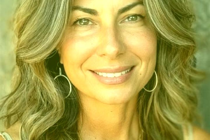 Nora, 29, a brunette grey-eyed middle eastern companion based in Stoisesti. Offering Duos, Girlfriend Experience, Massage, 69. Available for incall and outca...