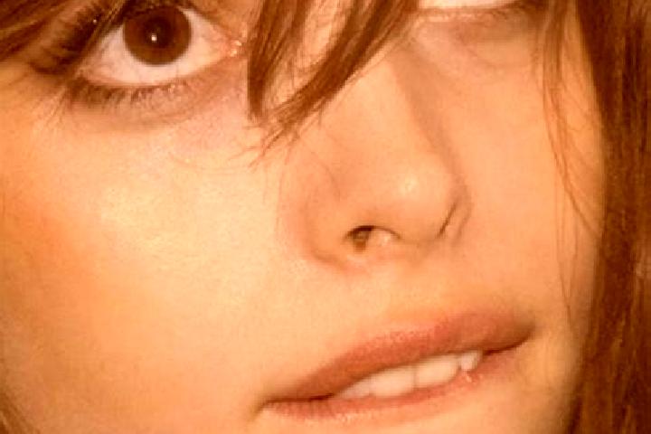 Nora, 29, a chestnut dark-eyed mediterranean companion based in Bejaia. Offering A-Level, Duos, BDSM. Available for incall and outcall, day and evening dates.