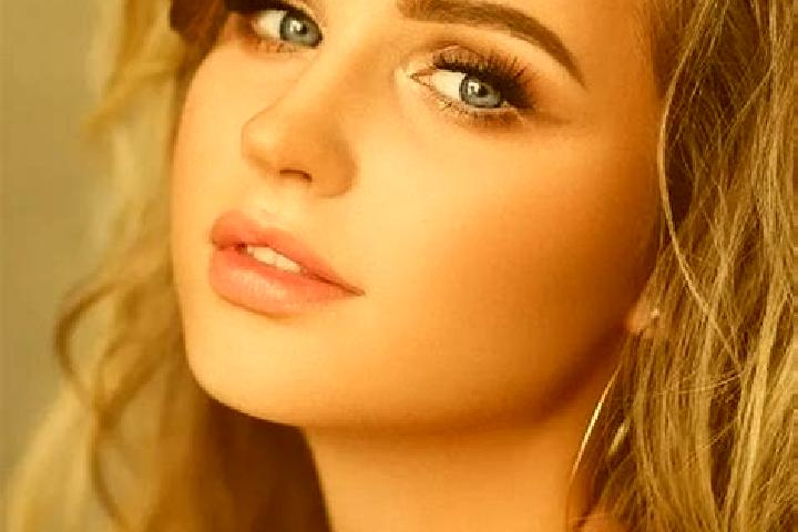 Nora, 29, a dark blonde blue-eyed middle eastern companion based in Lacroix-Barrez. Offering Travel Companion, 69, Couples, Dinner Date. Available for incall...