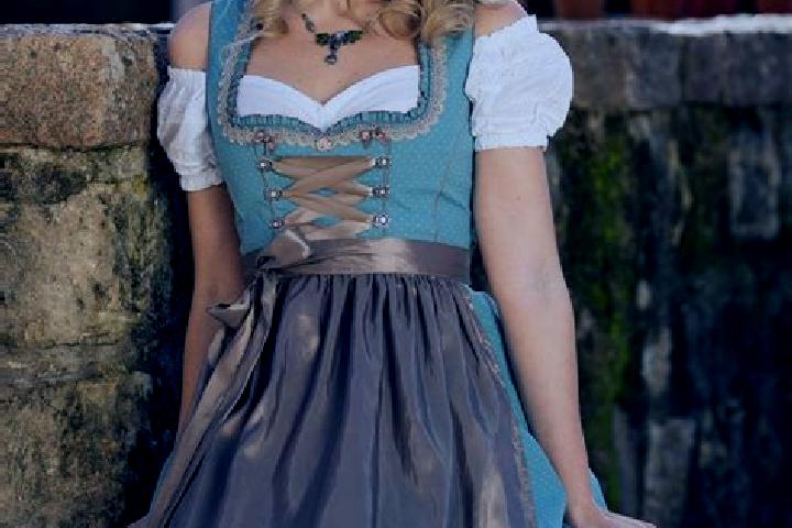 Nora, 29 — Escort in Dietersburg, Germany