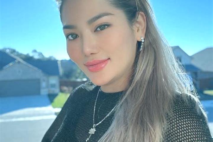 Nora, 29 — Escort in Vo Xu, Vietnam
