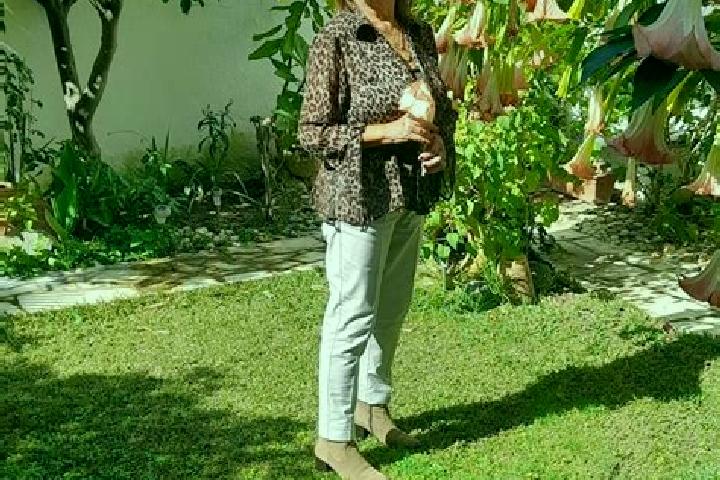 Nora, 30 — Escort in Mombeja, Portugal