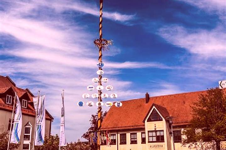 Nora, 30 — Escort in Pfaffenhofen an der Roth, Germany