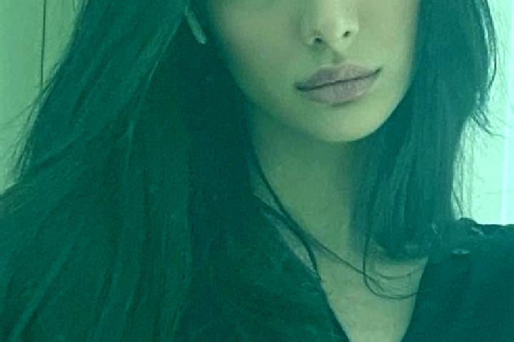 Nora, 31, a black dark-eyed middle eastern companion based in Fussy. Offering 69, Tantra, GFE. Available for incall and outcall, day and evening dates.