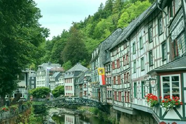 Nora, 31 — Escort in Honningen, Germany