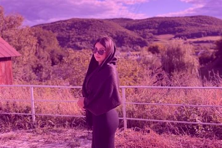 Nora, 31 — Escort in Munte, Belgium