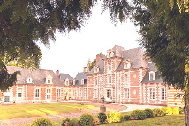 Nora, 31 — Escort in Vauchelles-les-Quesnoy, France