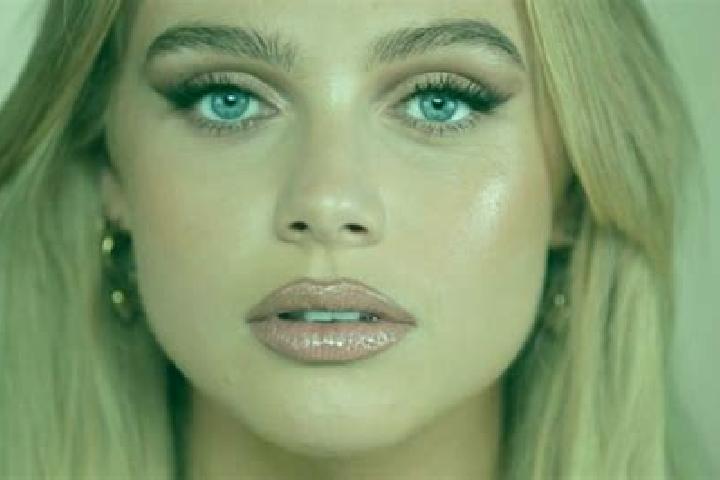 Nora, 32, a platinum blonde blue-eyed caucasian companion based in Vegadeo. Offering Couples, CIM, Deep French Kissing, Massage. Available for incall and out...