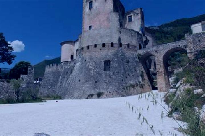 Nora, 32 — Escort in Castello del Matese, Italy
