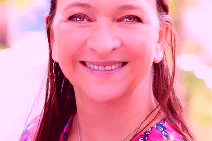 Nora, 32 — Escort in Dannemois, France