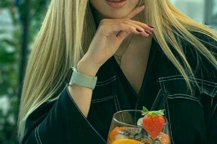 Nora, 32 — Escort in Halkali, Turkey