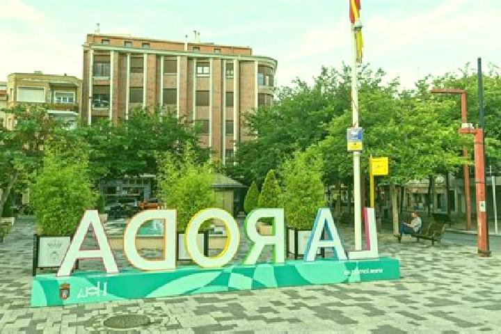 Nora, 32 — Escort in La Roda, Spain