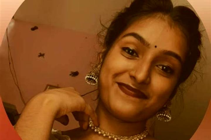 Nora, 32 — Escort in Poomangalam, India