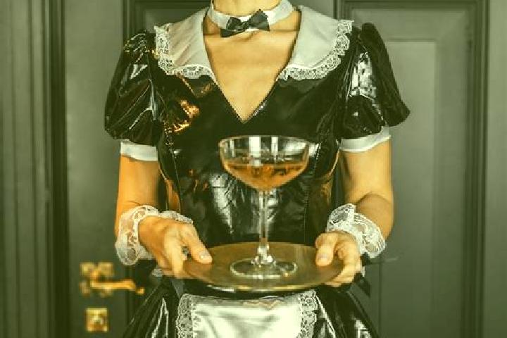 Nora, 33, a black grey-eyed caucasian companion based in Hull. Offering Striptease, Roleplay, Party Girl, BDSM. Available for incall and outcall, day and eve...