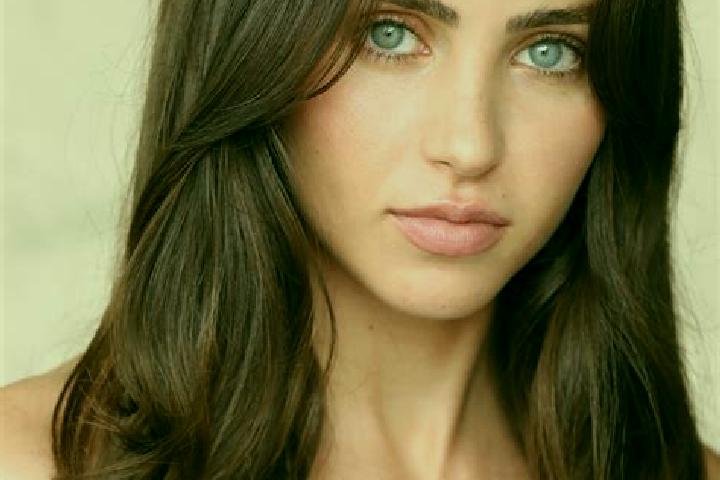 Nora, 33, a brunette brown-eyed middle eastern companion based in Candeleda. Offering Massage, Dinner Date, Erotic Massage, Overnight. Available for incall a...