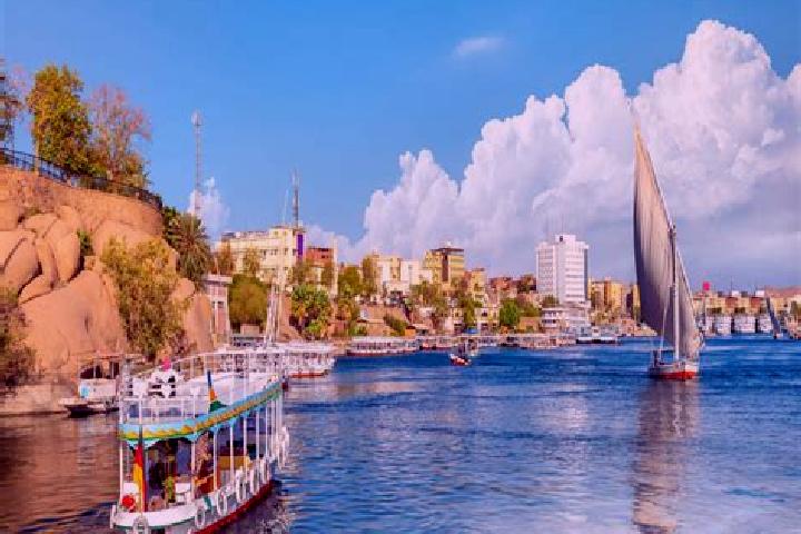 Nora, 33 — Escort in Al Husayniyah, Egypt