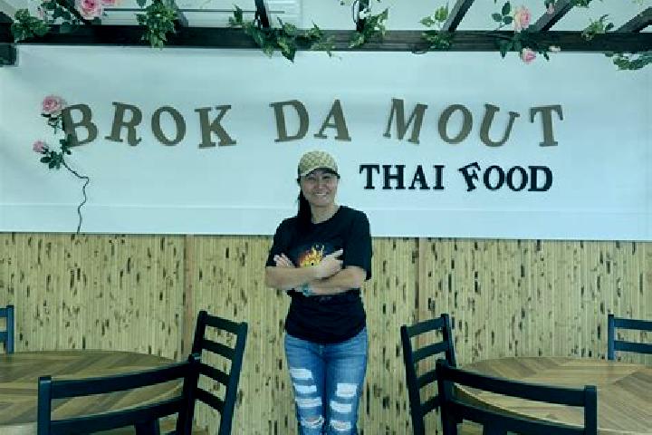 Nora, 33 — Escort in Brok, Poland
