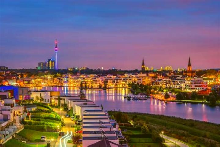 Nora, 33 — Escort in Dortmund, Germany