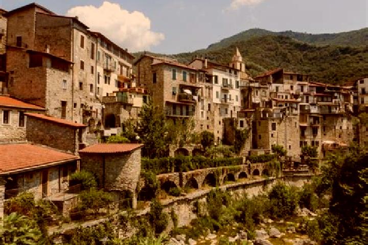 Nora, 33 — Escort in Lezzeno, Italy
