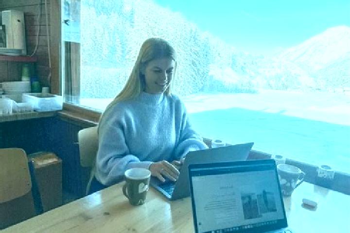 Nora, 33 — Escort in Liddes, Switzerland
