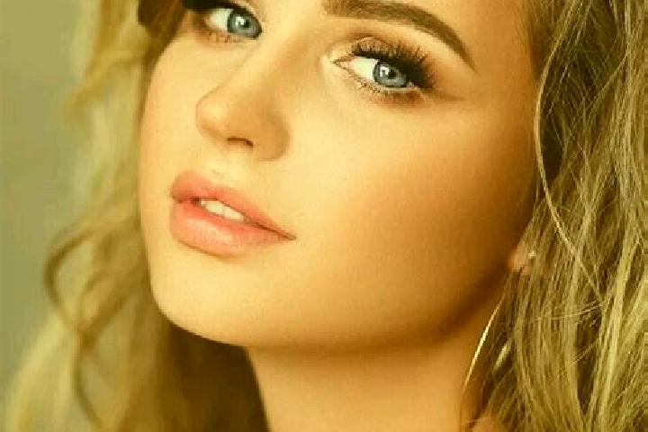 Nora, 34, a dark blonde blue-eyed slavic companion based in Polydendri. Offering Party Girl, Massage, Couples. Available for incall and outcall, day and even...