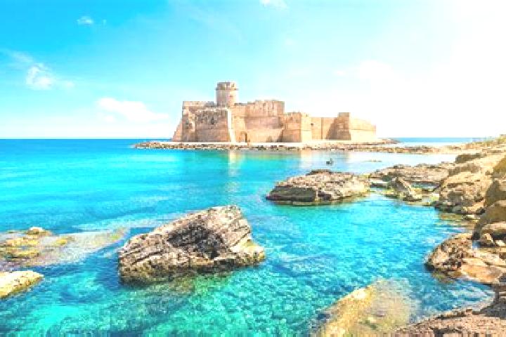 Nora, 34 — Escort in Capo Rizzuto, Italy
