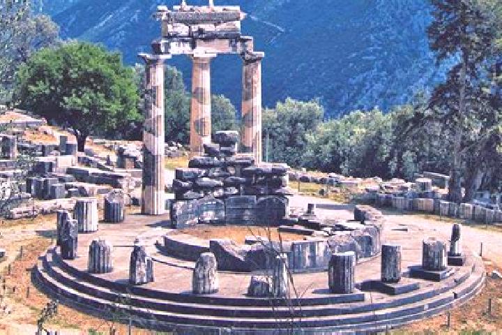 Nora, 34 — Escort in Delphi, Greece