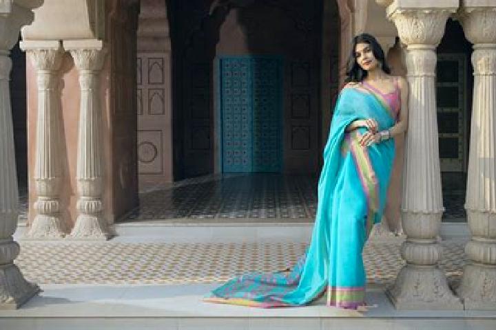 Nora, 34 — Escort in Uttar Athiabari, India