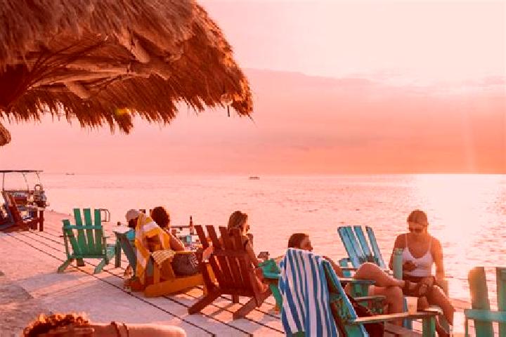 Nora, 35, a red amber-eyed mixed companion based in Caye Caulker. Offering Massage, Girlfriend Experience, Party Girl, Overnight. Available for incall and ou...
