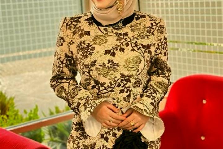 Nora, 35 — Escort in Gendingan, Indonesia