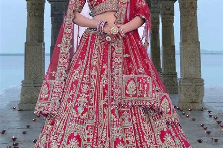 Nora, 35 — Escort in Modasa, India