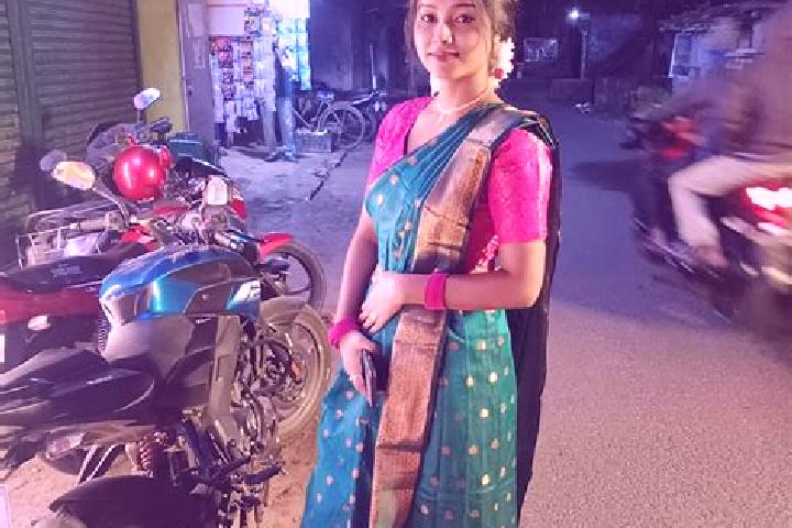 Nora, 35 — Escort in Uluberiya, India