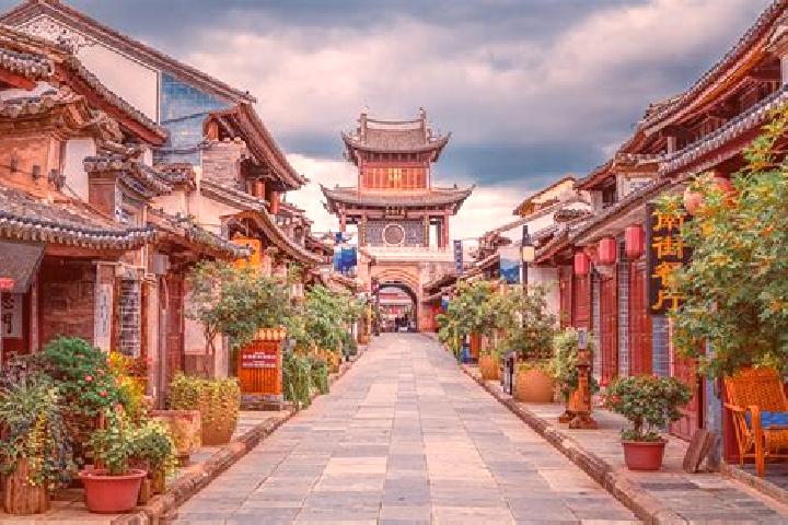Nora, 35 — Escort in Weishan, China