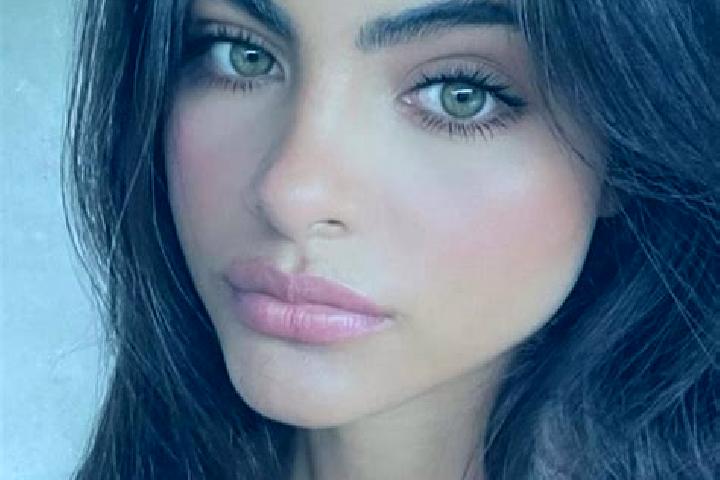 Nora, 36, a brunette dark-eyed mediterranean companion based in Altenbeuthen. Offering Massage, Domination, Travel Companion, OWO, BDSM. Available for incall...