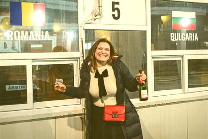 Nora, 36 — Escort in Cosula, Romania