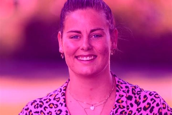 Nora, 36 — Escort in De Greiden, Netherlands