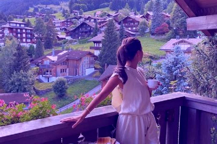Nora, 36 — Escort in Orpund, Switzerland