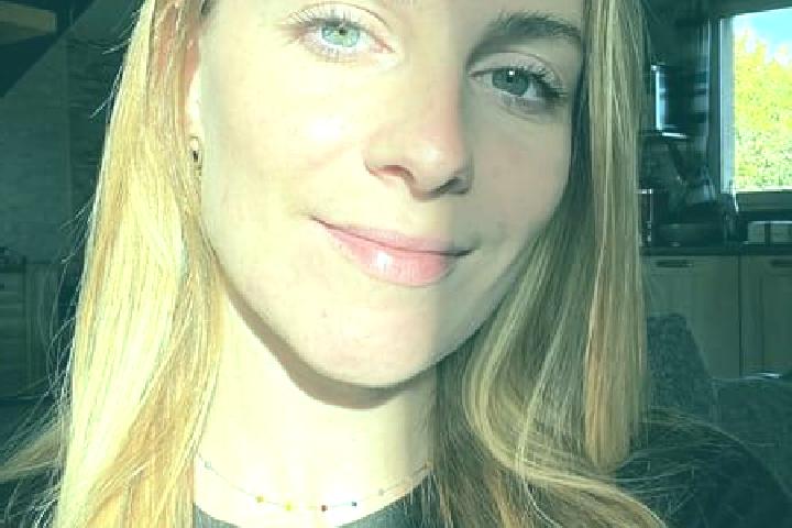 Nora, 36 — Escort in Pissy-Poville, France