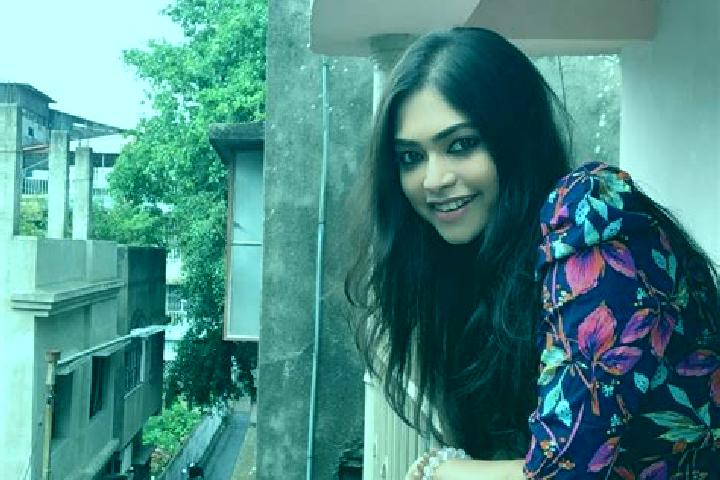 Nora, 36 — Escort in Sainthia, India